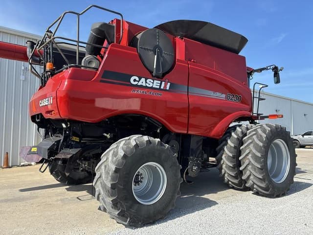 Image of Case IH 8230 equipment image 1