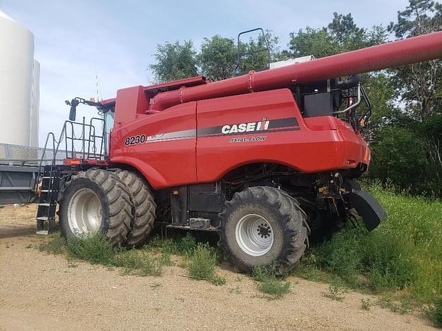 Image of Case IH 8230 equipment image 1