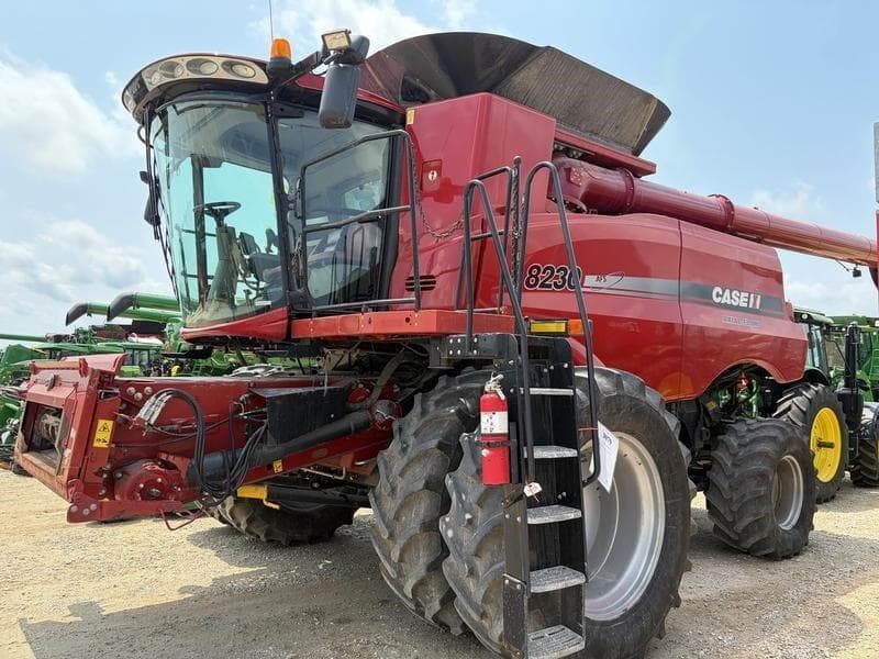 Image of Case IH 8230 Primary image