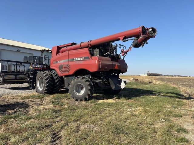 Image of Case IH 8230 equipment image 2