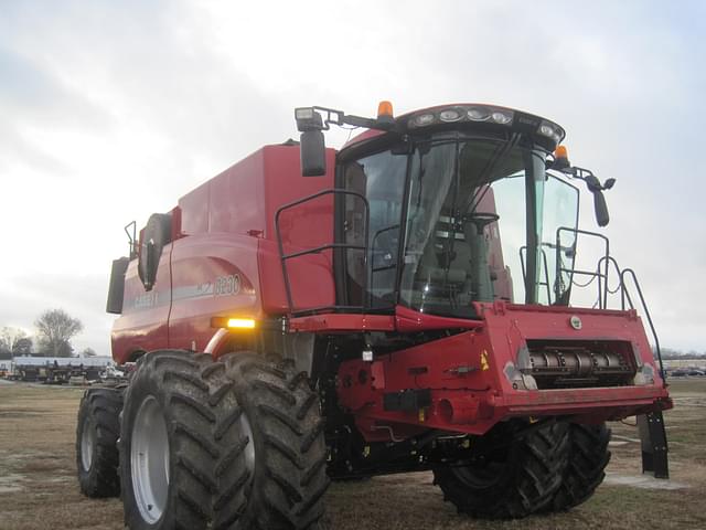 Image of Case IH 8230 equipment image 4