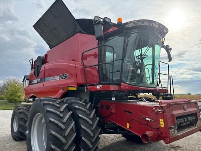 Image of Case IH 8230 equipment image 3