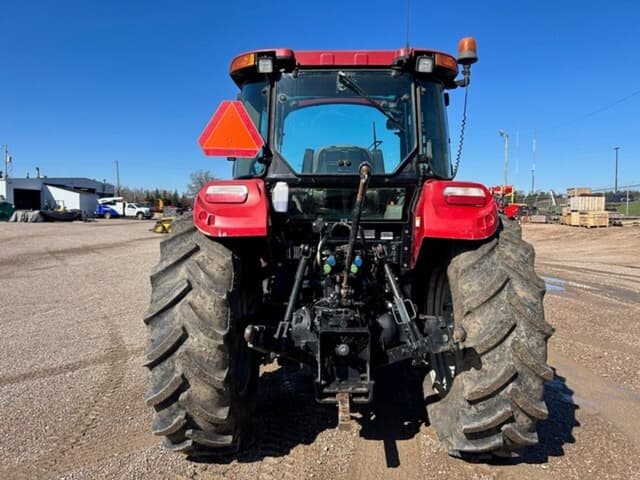 Image of Case IH Farmall 95C equipment image 4