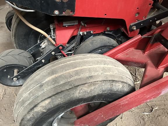 Image of Case IH 1255 equipment image 2