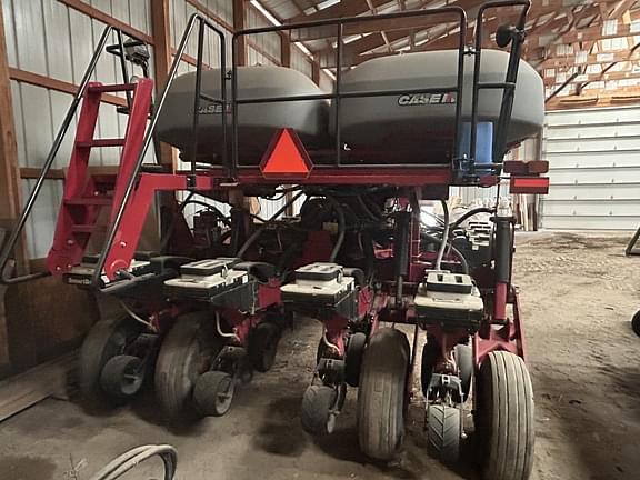 Image of Case IH 1255 equipment image 4
