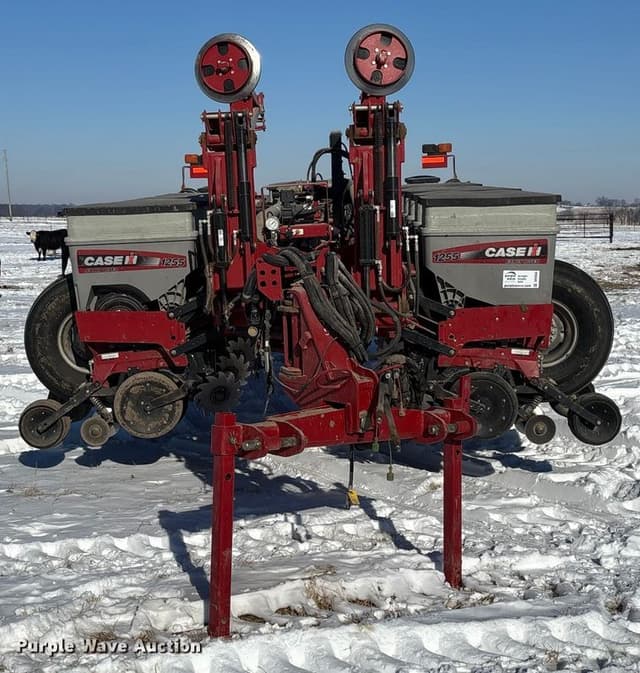 Image of Case IH 1255 equipment image 1