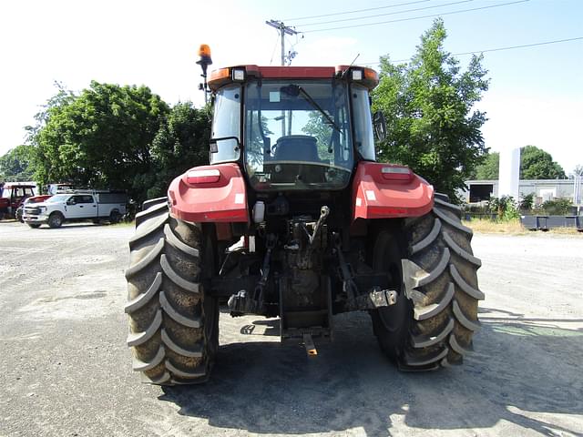 Image of Case IH Farmall 105U equipment image 4