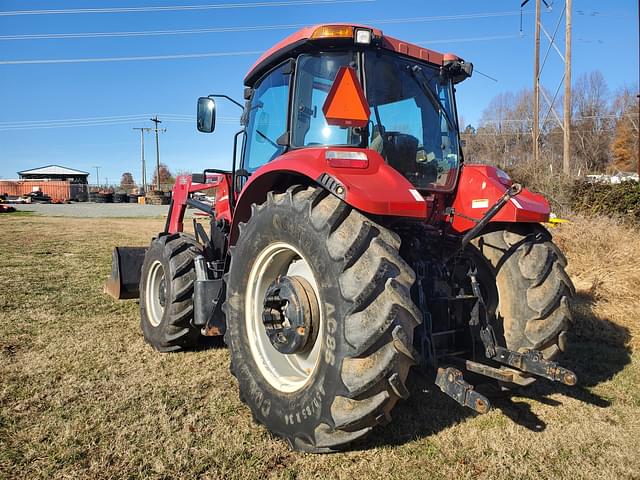 Image of Case IH Farmall 105U equipment image 4