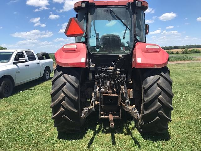 Image of Case IH Farmall 105U equipment image 3