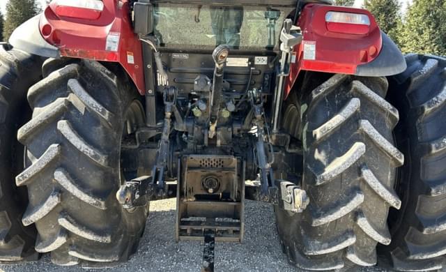 Image of Case IH Farmall 105C equipment image 4