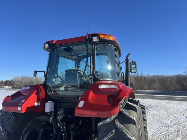 Image of Case IH Farmall 105U equipment image 4
