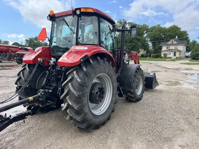 Image of Case IH Farmall 105U equipment image 3