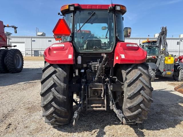 Image of Case IH Farmall 105U equipment image 3