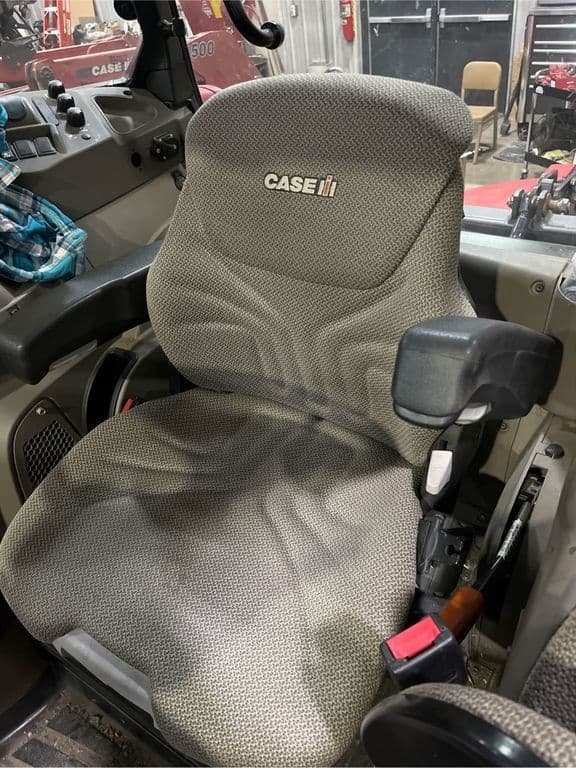 Image of Case IH Farmall 105U equipment image 3