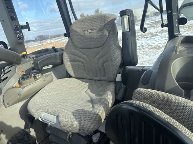 Image of Case IH Farmall 105U equipment image 2