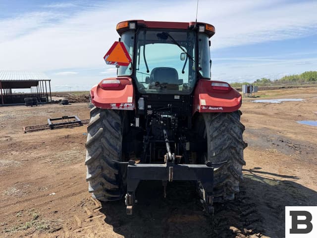 Image of Case IH Farmall 105U equipment image 4