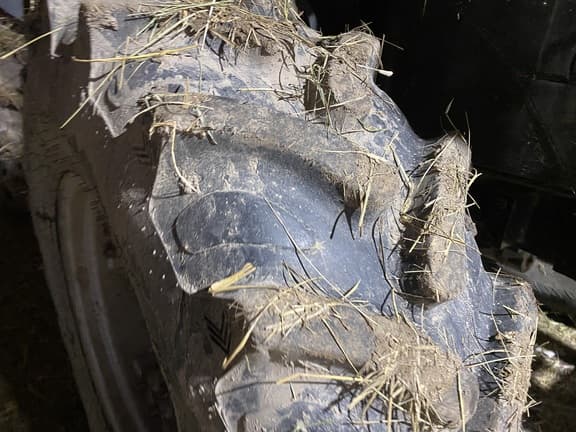 Image of Case IH Farmall 115C equipment image 1