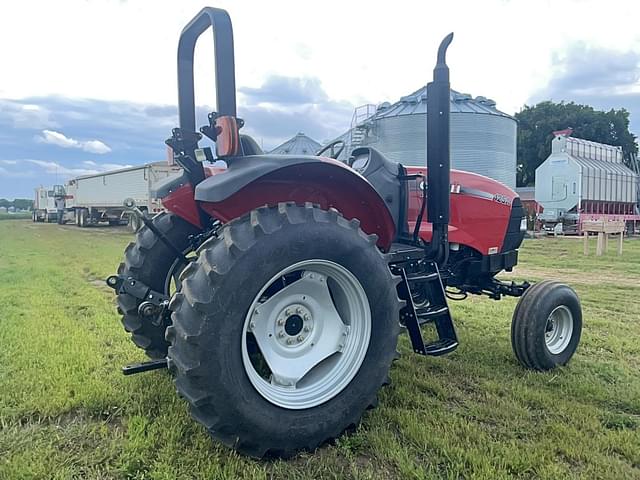 Image of Case IH Farmall 125A equipment image 4