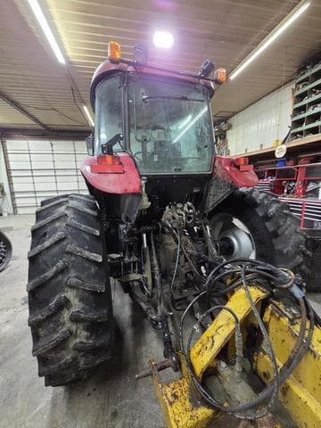 Image of Case IH Farmall 140A equipment image 2