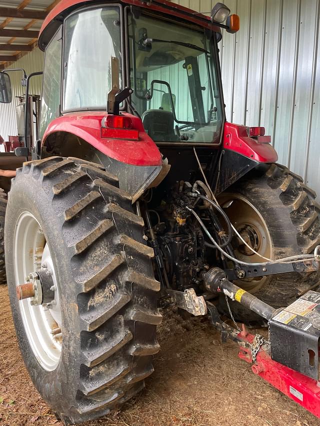 Image of Case IH Farmall 140A equipment image 2