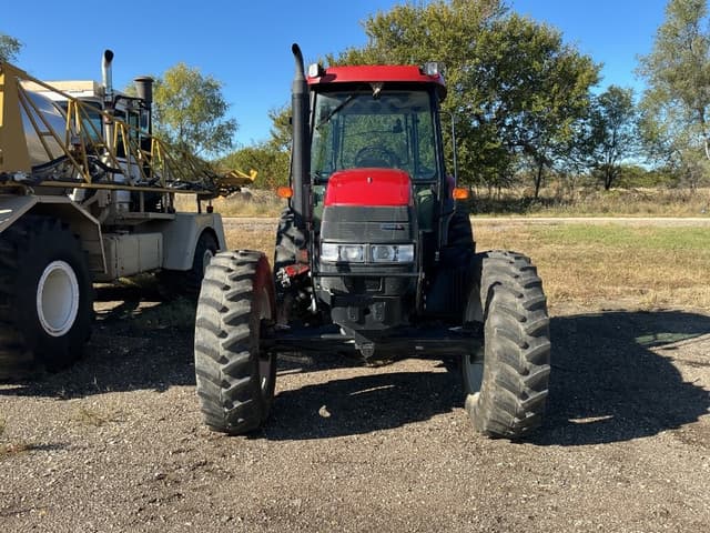 Image of Case IH Farmall 140A equipment image 1