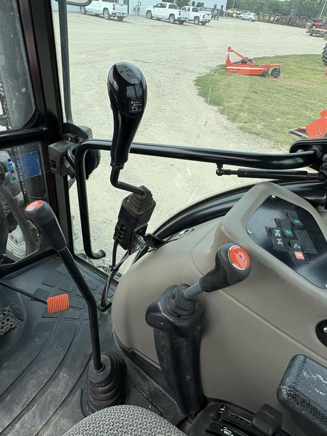 Image of Case IH Farmall 140A equipment image 2