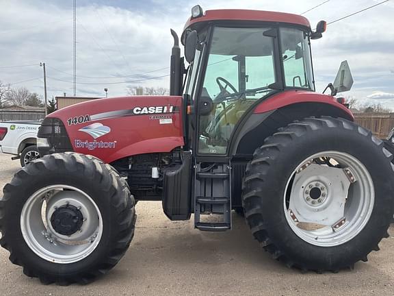 Image of Case IH Farmall 140A equipment image 1
