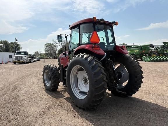 Image of Case IH Farmall 140A equipment image 3