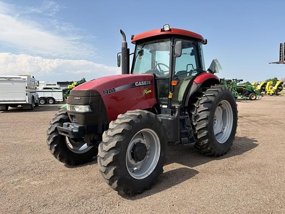 Image of Case IH Farmall 140A equipment image 1