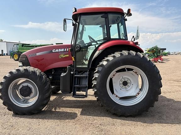 Image of Case IH Farmall 140A equipment image 2