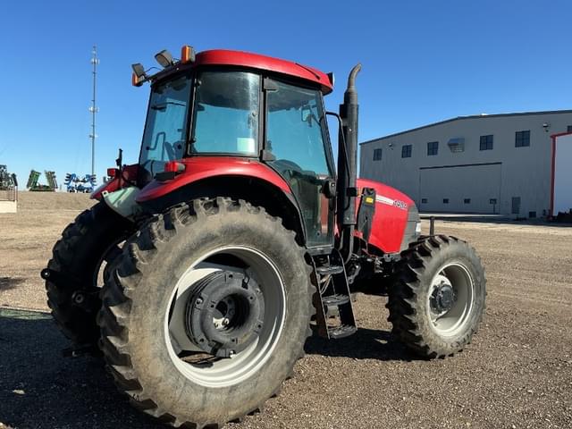 Image of Case IH Farmall 140A equipment image 4