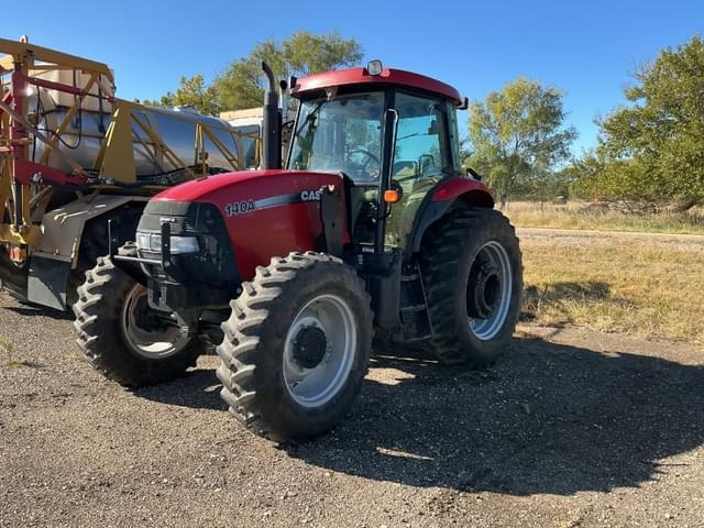 Image of Case IH Farmall 140A equipment image 2