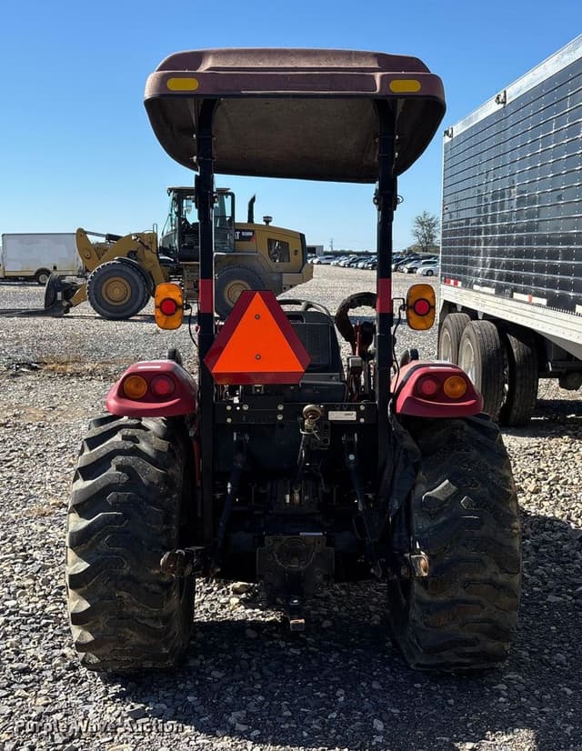 Image of Case IH Farmall 30C equipment image 4