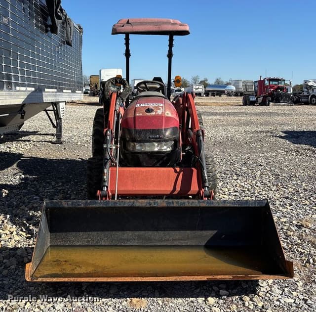 Image of Case IH Farmall 30C equipment image 1