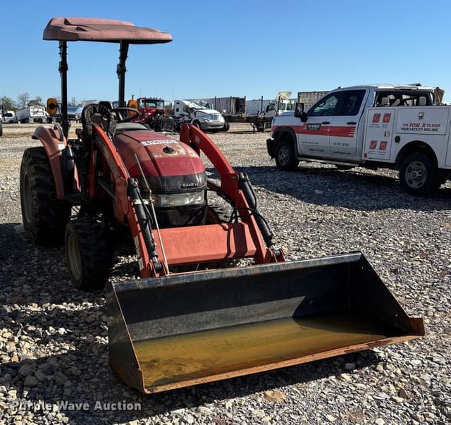 Image of Case IH Farmall 30C equipment image 2