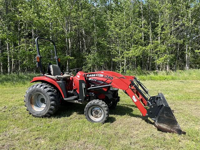 Image of Case IH Farmall 35C equipment image 1