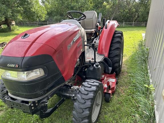 Image of Case IH Farmall 35C equipment image 2