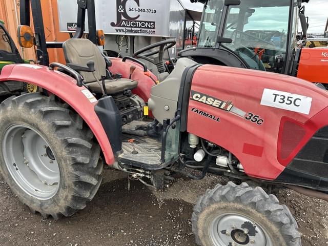 Image of Case IH Farmall 35C equipment image 4