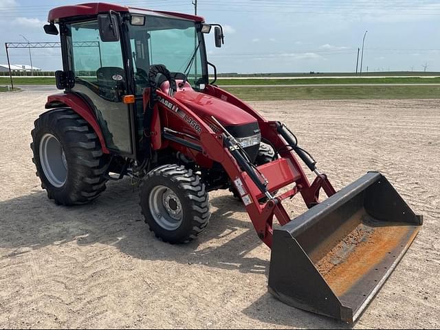 Image of Case IH Farmall 40B equipment image 2