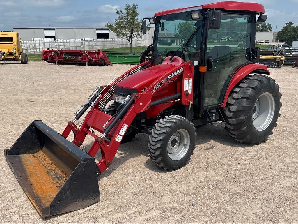 Image of Case IH Farmall 40B Primary image