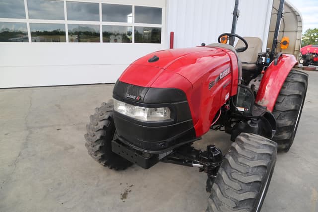 Image of Case IH Farmall 50C equipment image 2