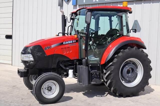 Image of Case IH Farmall 85C equipment image 3