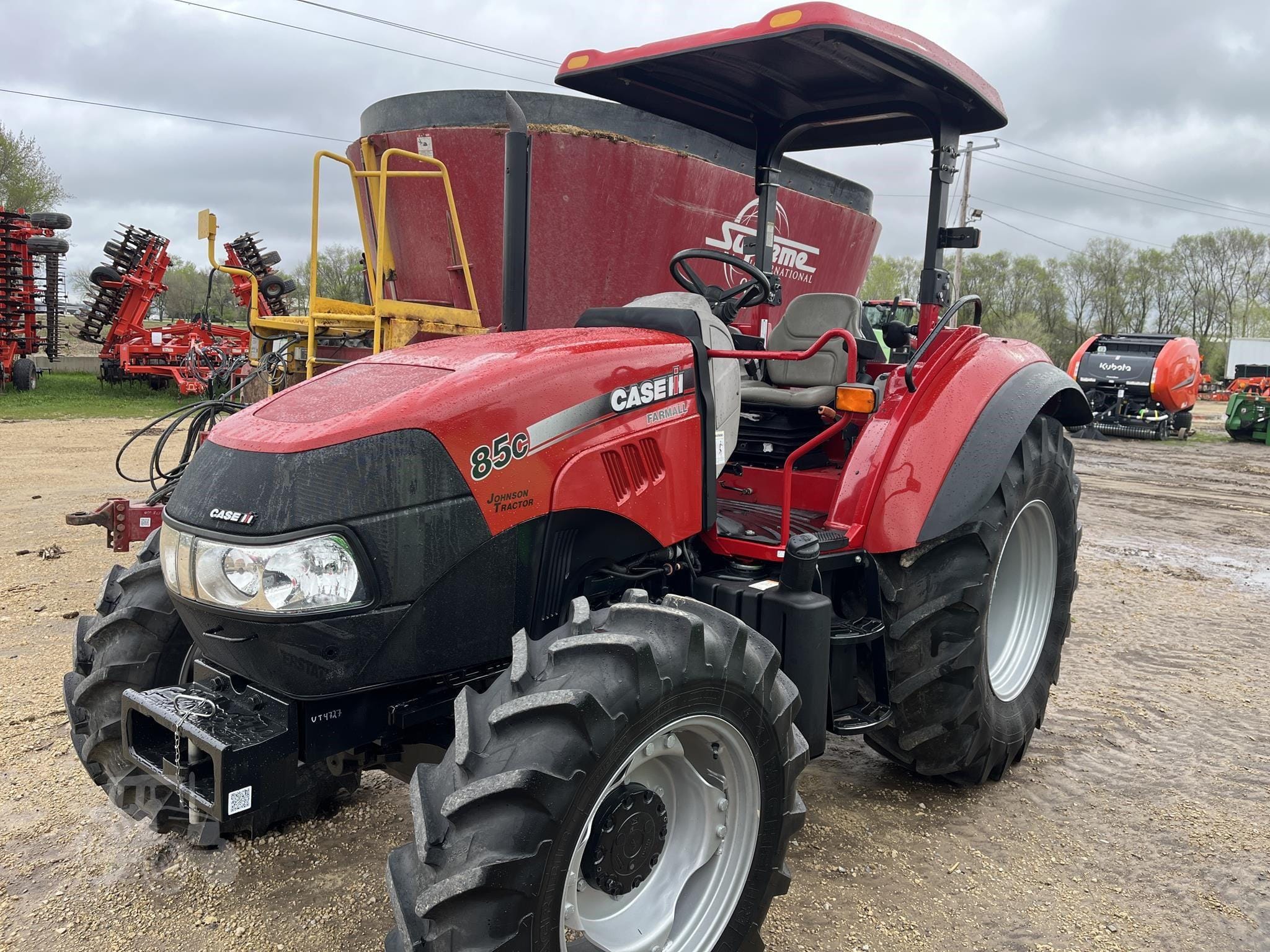 2014 Case IH Farmall 85C Equipment Image0