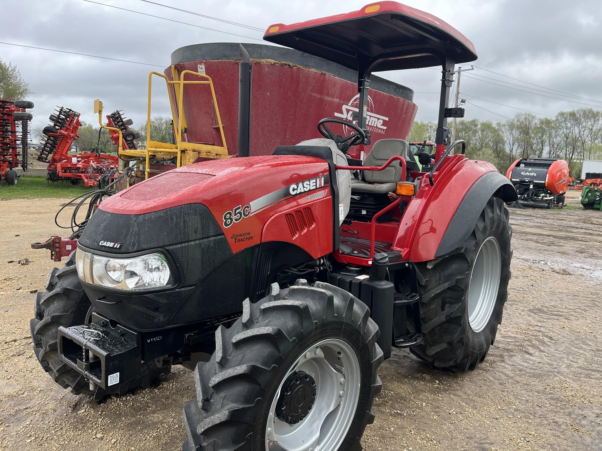 2014 Case IH Farmall 85C Equipment Image0