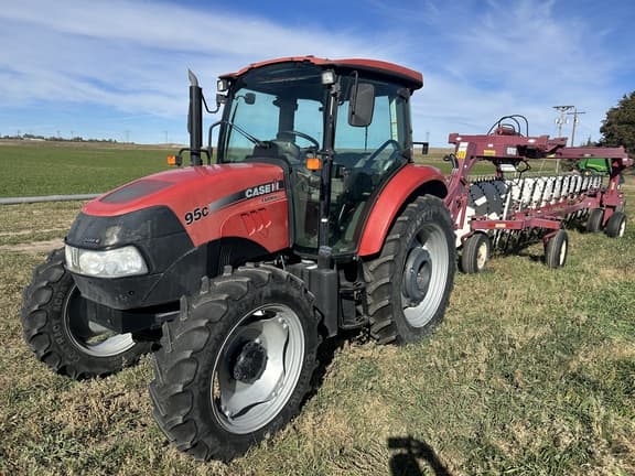 Image of Case IH Farmall 95C equipment image 2