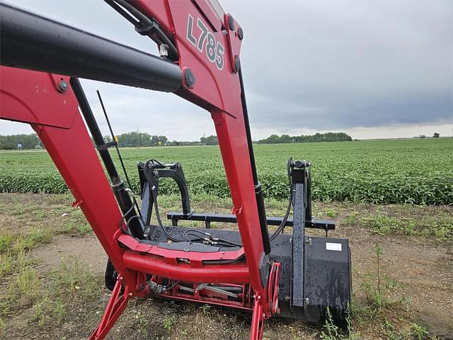 Image of Case IH L785 equipment image 3