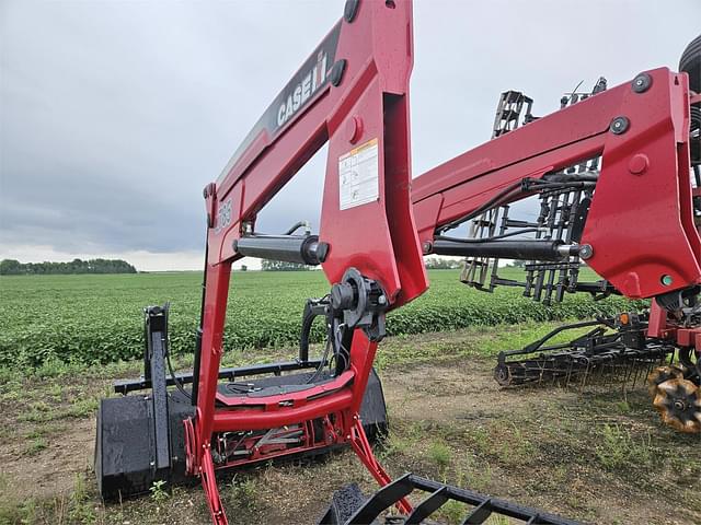 Image of Case IH L785 equipment image 2