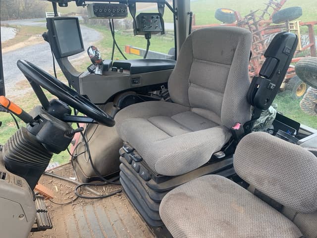 Image of Case IH Magnum 220 equipment image 3