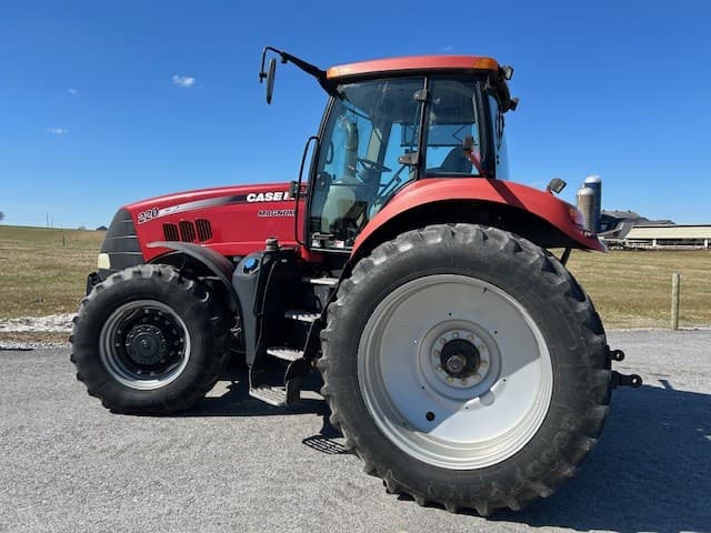 Image of Case IH Magnum 220 equipment image 2
