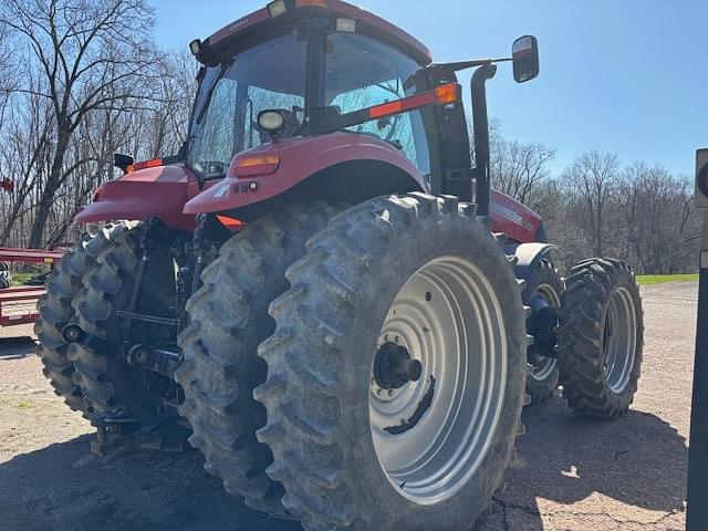 Image of Case IH Magnum 340 equipment image 4